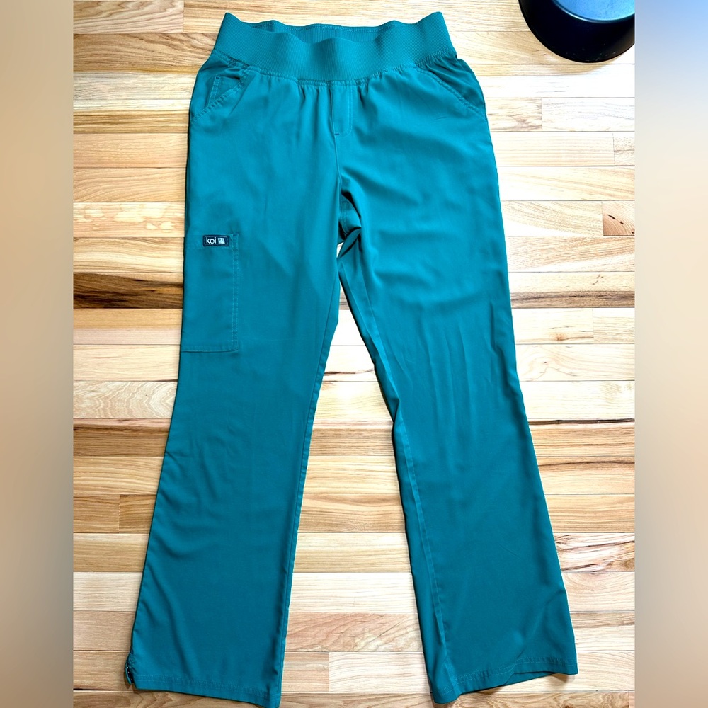 Women’s Koi scrub pants - small